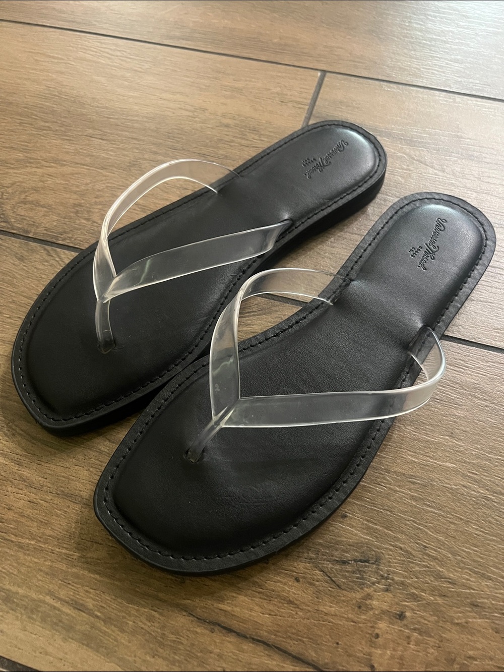 Universal Thread Flip Flops